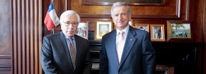 Ministro Larraín y Joaquín Cortez