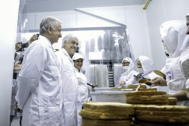 Ministro de Hacienda, Felipe Larraín, visita la empresa Frozen Valley junto al Presidente de la República, Sebastián Piñera y el ministro de Economía, José  Ramón Valente.