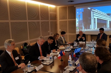 El Ministro de Hacienda, Felipe Larraín, se reunió en la ciudad de París con líderes de empresas francesas interesadas en invertir en Chile.