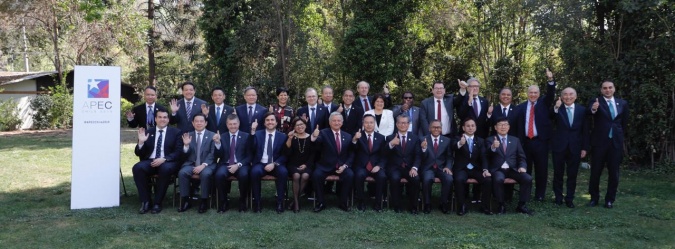 Ministro de Hacienda junto sus pares de las 21 economías APEC en foto oficial