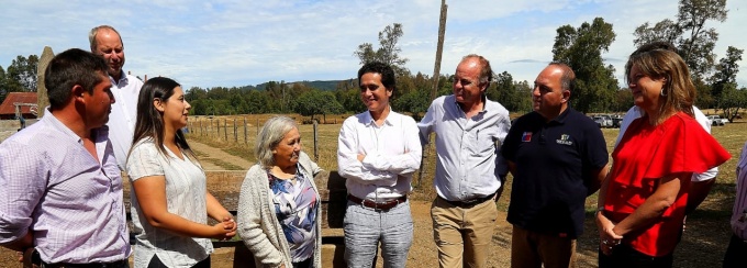 El Ministro de Hacienda, Ignacio Briones, junto al Ministro de Agricultura, Antonio Walker, visitan la Región de Los Ríos.