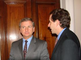 Ministro de Hacienda, Felipe Larraín, junto al Presidente del Banco Central, José de Gregorio.