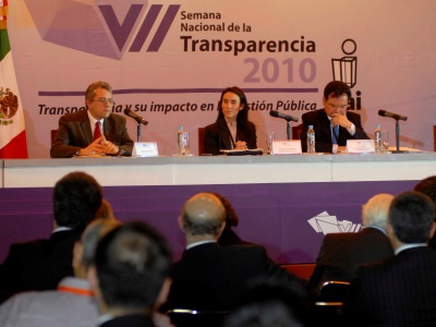 La Coordinadora Legal-Administrativa del Ministerio de Hacienda, Josefina Soto, expuso sobre los  “Indicadores de gestión para una rendición de cuentas efectiva”. 
