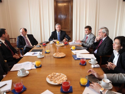 Ministro de Hacienda, Felipe Larraín, encabeza primera sesión del Comité de Mercado de Capitales
