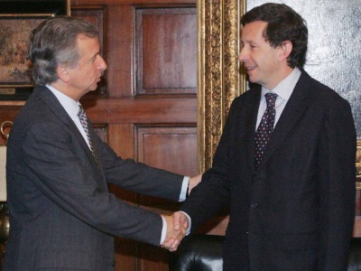 El Ministro de Hacienda, Felipe Larraín, junto al Presidente del Banco Central, José De Gregorio. (FOTO DE ARCHIVO)
