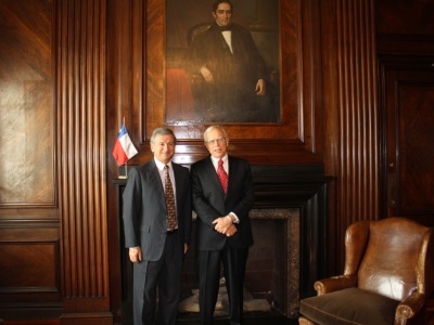 Ministro de Hacienda, Felipe Larraín, se reúne con James Heckman, Premio Nobel de Economía 2000.