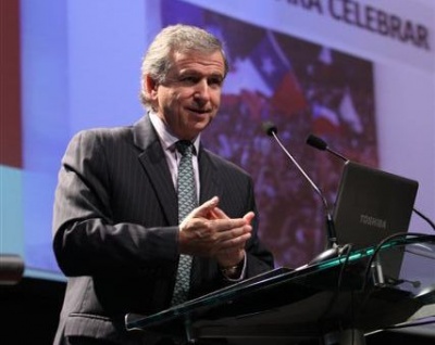 Ministro de Hacienda, Felipe Larraín, expone en ENADE 2010.