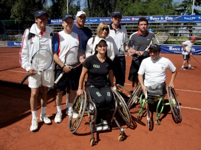 TELETON 2010: Ministro de Hacienda, Felipe Larraín, juega partido amistoso de tenis con  destacados deportistas y tenistas discapacitados.