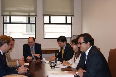 El Subsecretario Álvarez abordó diversos temas de información comercial con los diputados Harboe y Arenas. 