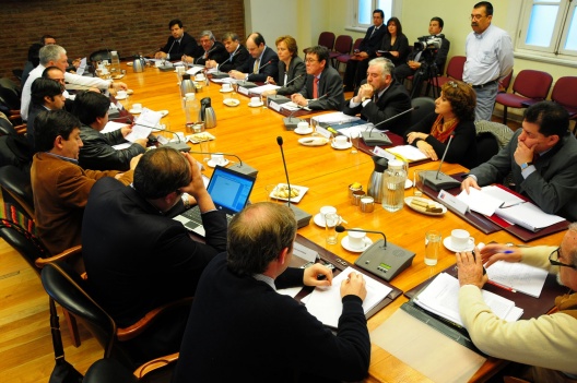 Subsecretario de Hacienda encabezó cuarta reunión de trabajo de mesa del gas en Magallanes