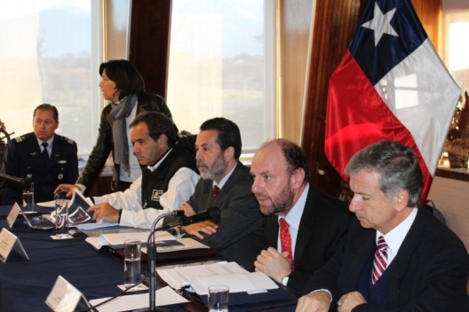 Ministro Larraín participa en reunión del Consejo de Política Antártica.