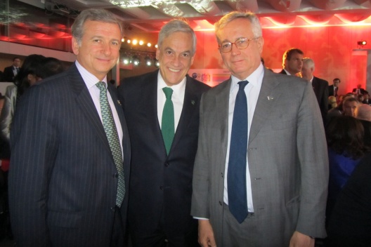 En la imagen: El ministro de Hacienda, Felipe Larraín, el Presidente de la República, Sebastián Piñera, y el ministro italiano de Economía y Finanzas, Giulio Tremonti.
