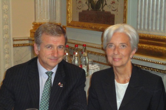 El titular de Hacienda de Chile sostuvo una reunión bilateral con la ministra de Economía y Finanzas de Francia, Christine Lagarde.