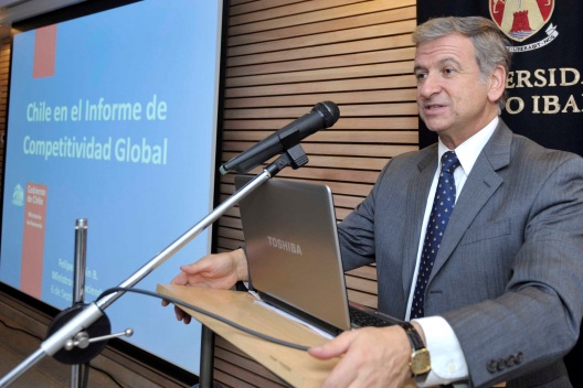 Ministro de Hacienda, Felipe Larraín, comenta el Informe de Competitividad Mundial 2011-2012 del Foro Económico Mundial.