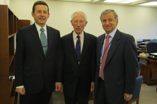 De izquierda a derecha: el presidente del Banco Central, José de Gregorio; el gobernador del Banco Central de Israel, Stanley Fischer, y el ministro de Hacienda, Felipe Larraín.