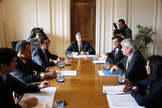Ministro de Hacienda, Felipe Larraín, encabeza constitución y primera reunión de trabajo de nuevo Consejo de Estabilidad Financiera