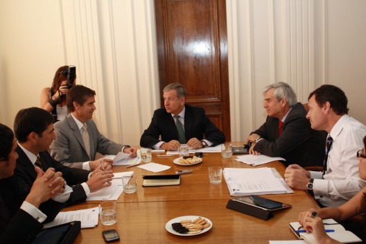 Ministro de Hacienda, Felipe Larraín, encabezó esta mañana una nueva reunión del Consejo de Estabilidad Financiera (CEF)