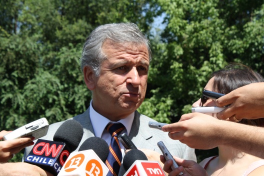 Ministro de Hacienda, Felipe Larraín, ofrece punto de prensa.