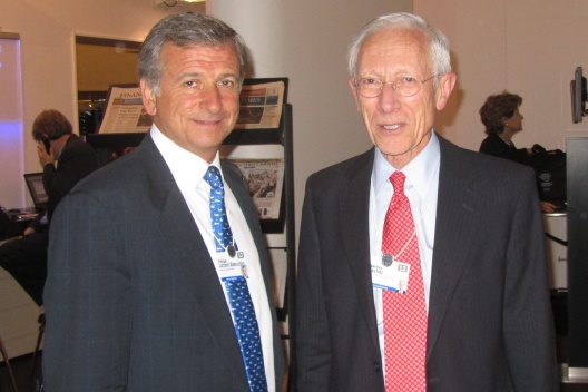 El ministro de Hacienda, Felipe Larraín, junto al presidente del Banco Central de Israel, Stanley Fisher.