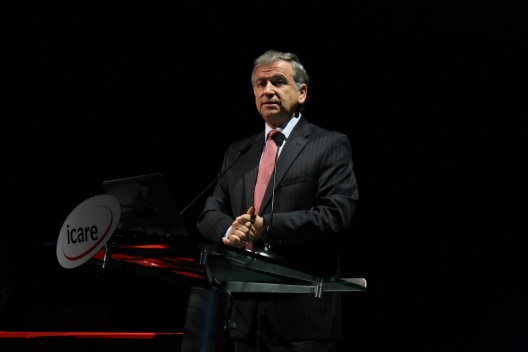 Ministro Larraín expone en Icare 2012: ¿Cómo viene el 2012?.