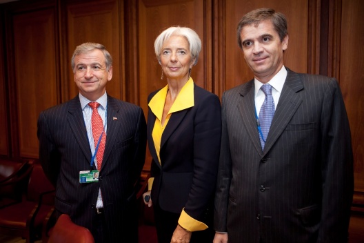 Ministro de Hacienda, Felipe Larraín, acompañado del presidente del Banco Central, Rodrigo Vergara, se reunieron esta mañana con la directora gerente del Fondo Monetario Internacional (FMI), Christine Lagarde, en Washington, Estados Unidos.