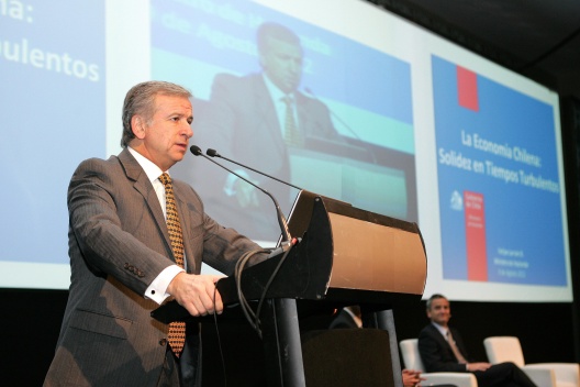 Ministro Felipe Larraín expone en Seminario Económico 2012: ¿Cómo atenuar el efecto dominó?, organizado por grupo Security