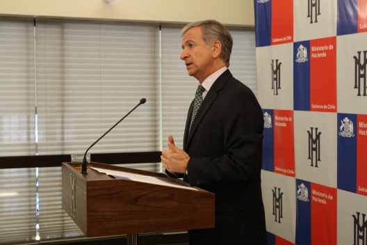 Ministro Felipe Larraín en conferencia de prensa por Sipco.