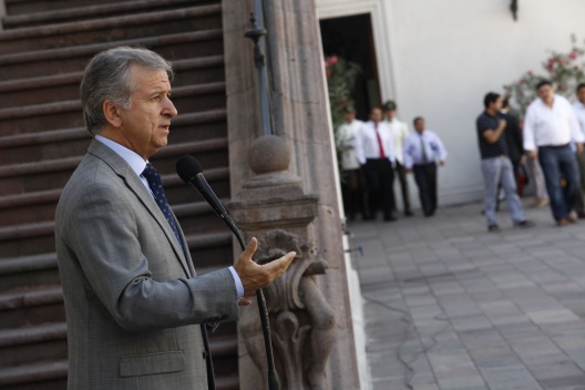 Archivo: Ministro Larraín en conferencia de prensa en La Moneda.