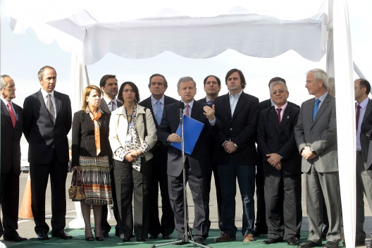 El ministro Felipe Larraín, junto a diversas autoridades, lanza piloto de exportaciones Sicex