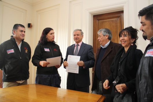 En Teatinos 120 el ministro de Hacienda, Felipe Larraín, recibió esta mañana a la directiva de la CUT.