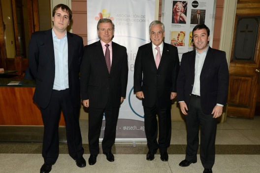 Ministro de Hacienda, Felipe Larraín, junto al Presidente de la República, Sebastián Piñera, participaron en la II Cumbre de Emprendedores de Chile
