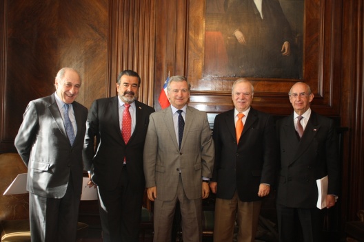 Ministro Felipe Larraín se reunió con representantes chilenos de ABAC