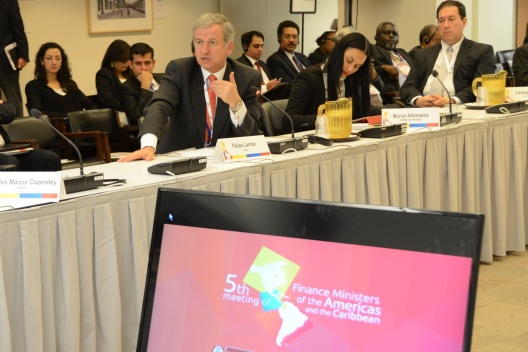Ministro Larraín expone en el V Encuentro de ministros de hacienda de Latinoamérica y el Caribe