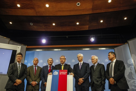 Esta tarde el Ministro Larraín y los economistas ofrecieron una conferencia de prensa en La Moneda. 