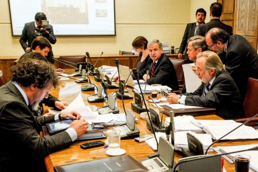 El ministro Felipe Larraín participó hoy en la Comisión de Hacienda del Senado