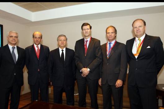 El ministro de Hacienda, Felipe Larraín, al llegar esta mañana al XVIII Congreso de finanzas y negocios: ¿Un nuevo equilibrio?, organizado por ICARE.