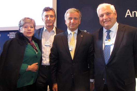 El ministro Larraín participando en el WEF 2014
