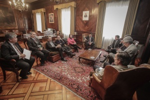 Ministro Arenas recibió a dirigentes y parlamentarios del Partido Radical
