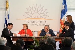 Ministro Alberto Arenas durante Visita Oficial a Uruguay