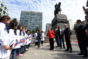 Ministro Alberto Arenas durante Visita Oficial a Uruguay