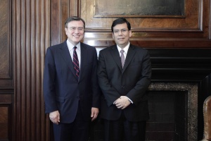 Ministro Arenas en reunión bilateral con José Viñals, director de Asuntos Monetarios de FMI