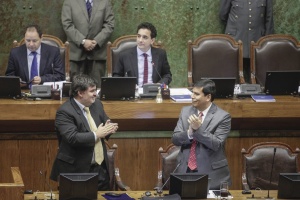 Con la presencia del ministro de Hacienda, Alberto Arenas, la Sala de la Cámara de Diputados aprobó por unanimidad el proyecto de ley que crea un sistema de protección financiera para tratamientos de alto costo, más conocido como Ley Ricarte Soto.