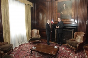 Ministro Rodrigo Valdés junto a presidente del Senado, Patricio Walker