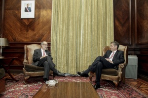 Ministro de Hacienda, Rodrigo Valdés, sostuvo reunión de trabajo con presidente del Banco Central, Rodrigo Vergara