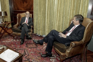 Ministro de Hacienda, Rodrigo Valdés, sostuvo reunión de trabajo con presidente del Banco Central, Rodrigo Vergara