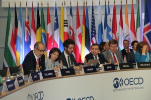 Ministro Rodrigo Valdés interviene en sesión plenaria de la reunión ministerial de la OCDE