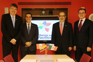 Ministro Rodrigo Valdés sostuvo reunión de trabajo con sus pares de la Alianza del Pacífico (Colombia, Perú y México), que asistieron a reunión ministerial de la OCDE.
