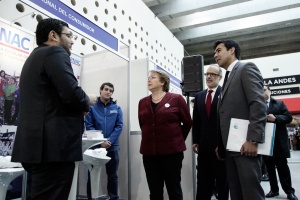 El ministro de Hacienda, Rodrigo Valdés, acompañó a la Presidenta de la República en la inauguración de la Segunda Feria de Educación Financiera 2016.