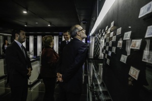 Ministro Valdés y Presidenta visitan el museo del Banco Central.