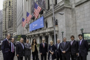 29 de octubre: Ministro Valdés junto a delegación chilena en la New York Stock Exchange, en el marco de una visita de dos días a Estados Unidos para tomar contacto con inversionistas interesados en Chile.
